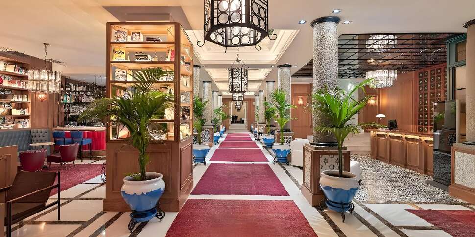 Een foto van het interieur van H10 Villa de la Reina