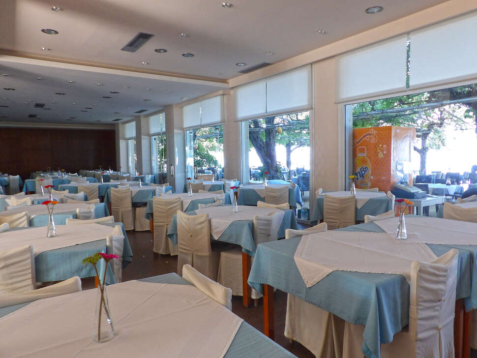 Een foto van de faciliteiten bij Dassia Beach Hotel