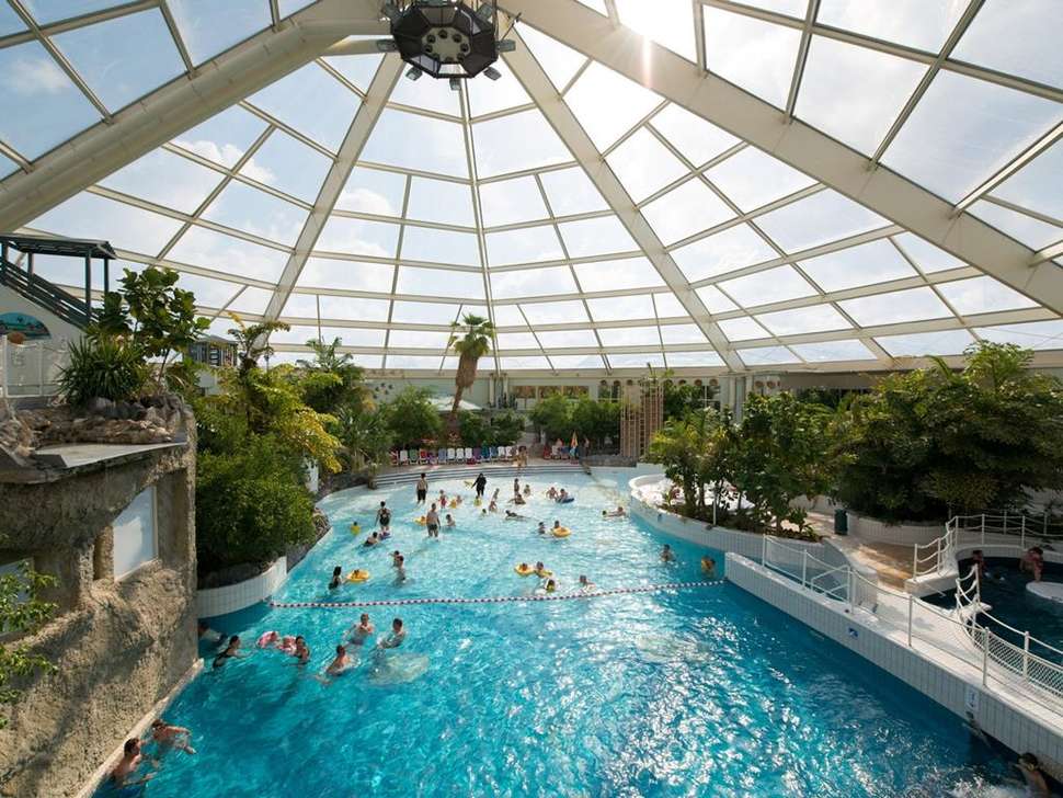 Een foto van het zwembad bij Center Parcs De Haan