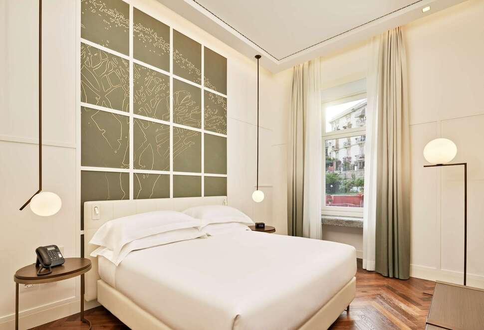 Ein Foto De Bonart Naples Curio Collection by Hilton