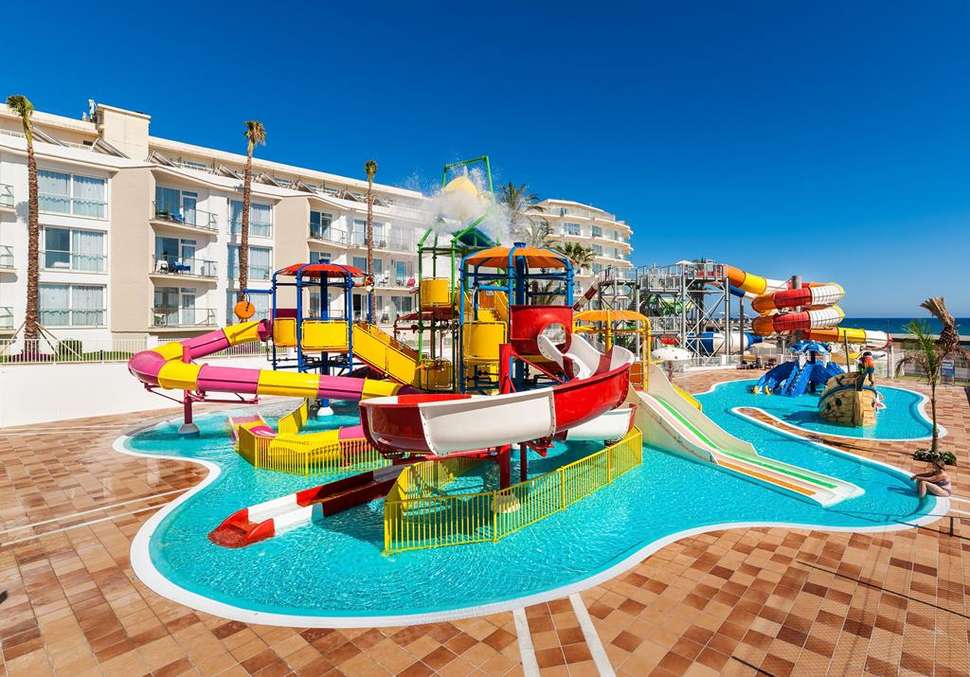 Een foto van het zwembad bij Globales Playa Estepona