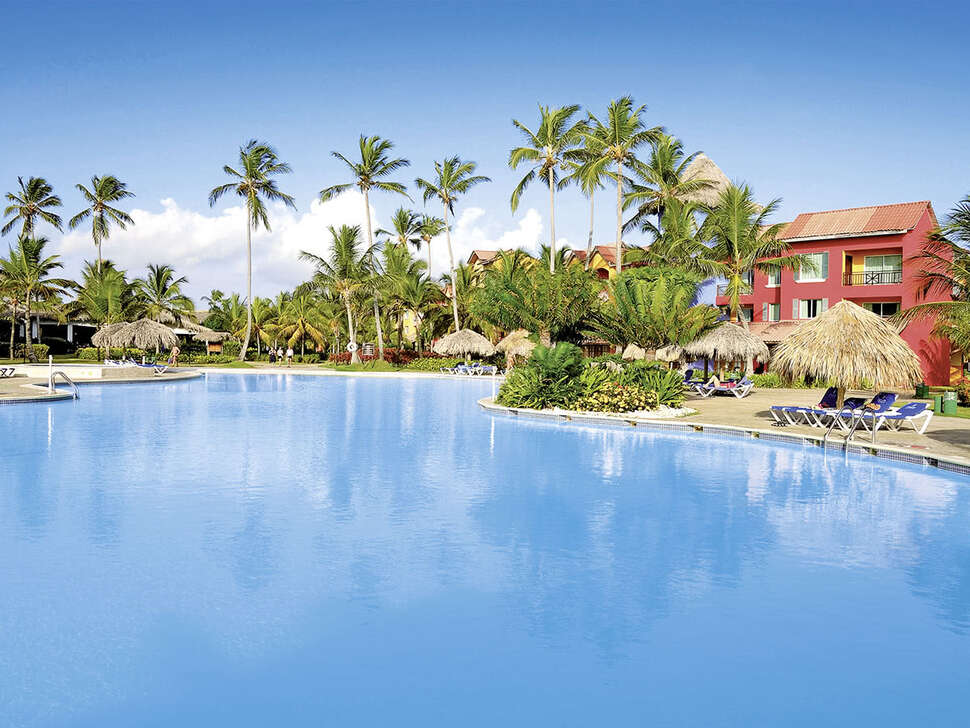 Een foto van het zwembad bij Caribe Deluxe Princess