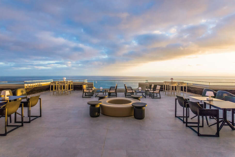 Een foto van het terras bij Allegro Madeira