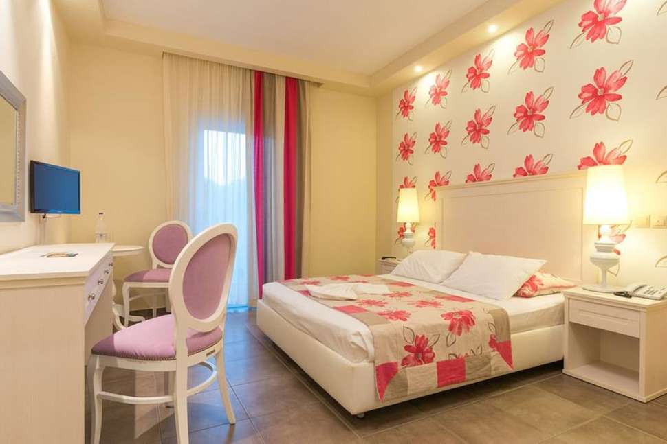 Een foto van The Boutique Louloudis