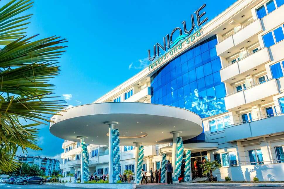 Een foto van de buitenkant van Unique Resort & Spa