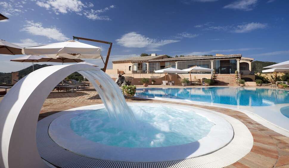 Een foto van het zwembad bij Hotel Parco degli Ulivi