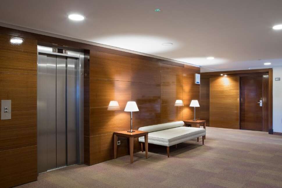 Een foto van het interieur van NH Marbella