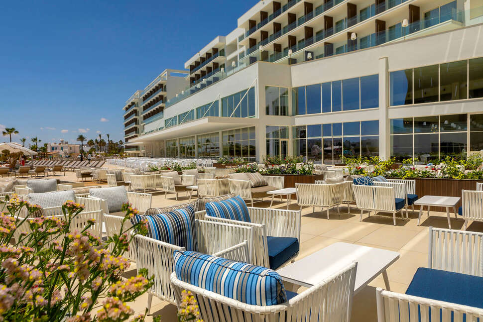 Een foto van het terras bij Chrysomare Beach Hotel & Resort