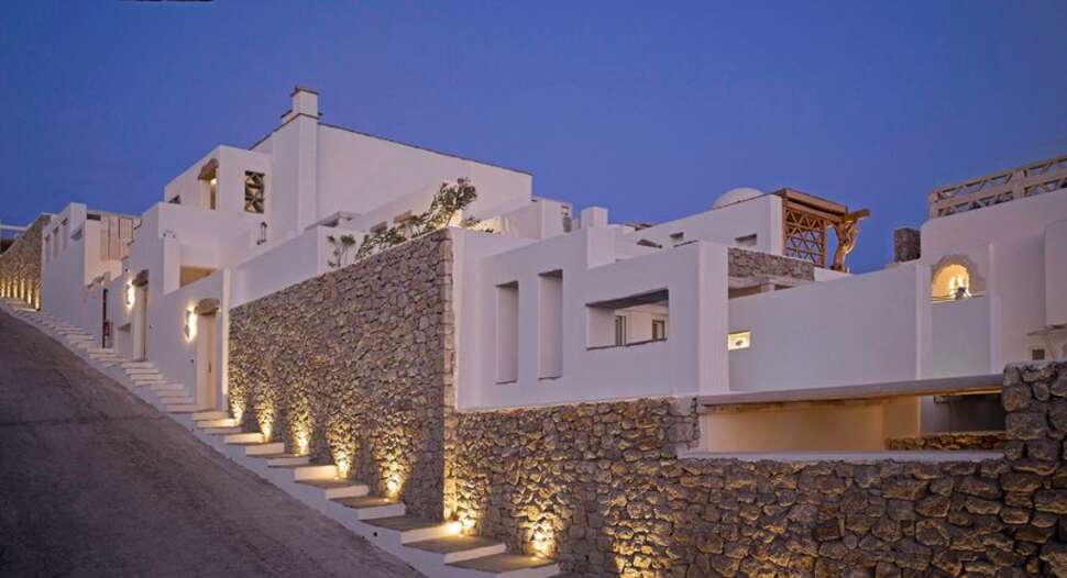 Een foto van de buitenkant van Kove Mykonos - A Myconian Collection Hotel