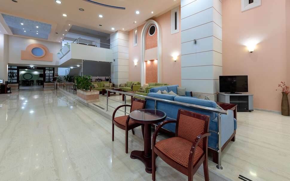 Een foto van het interieur van Sirene Beach Hotel