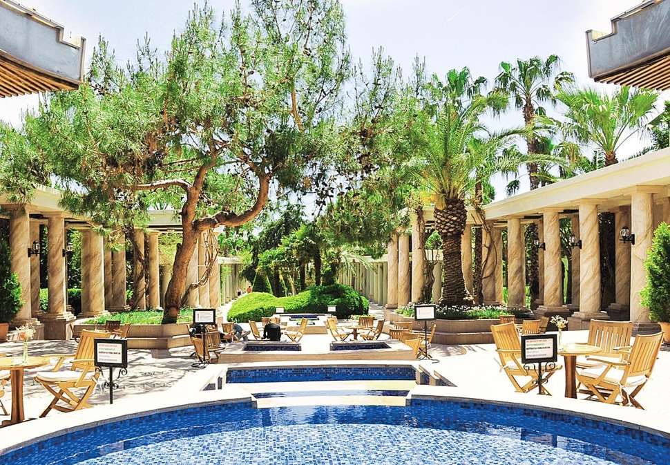 Een foto van het zwembad bij TUI Magic Life Belek