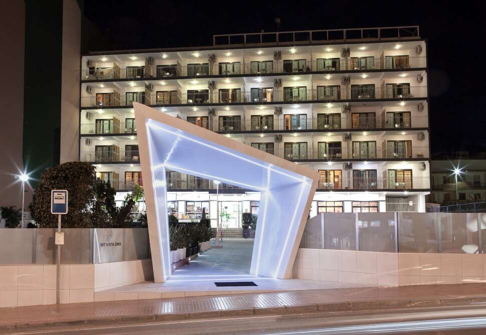 Een foto van de buitenkant van Port Vista Oro