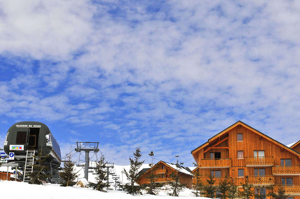 Een foto van de buitenkant van Les Chalets Goelia