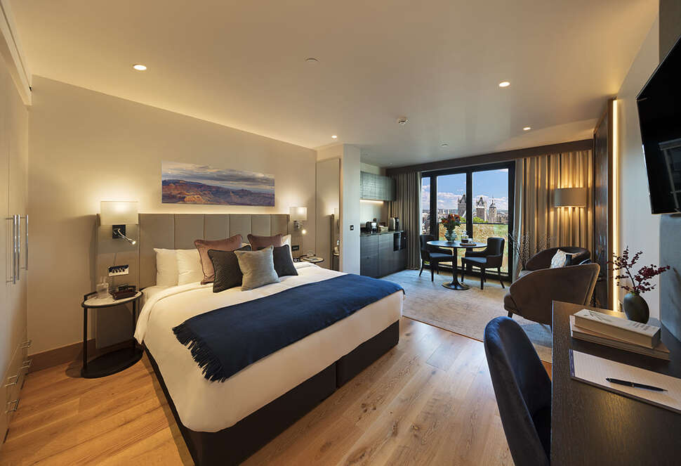 Ein Foto Tower Suites by Blue Orchid Hotels