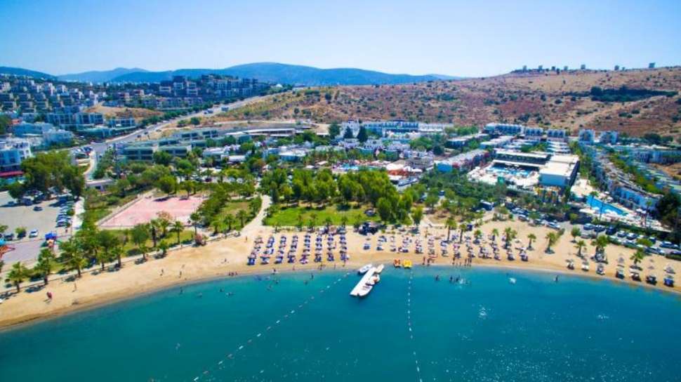 Een foto van de buitenkant van Anadolu Hotel Bodrum