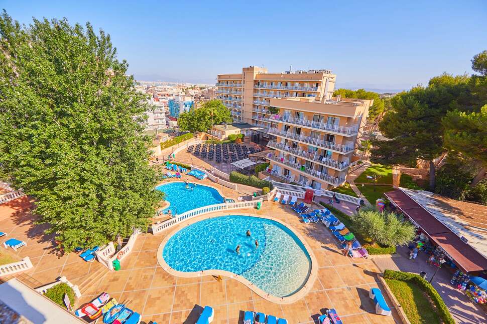 Een foto van het zwembad bij Palma Bay Club Resort & Annex