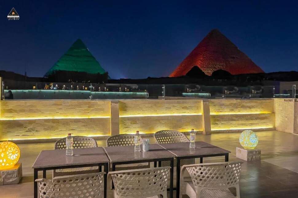 Een foto van Pyramids Height