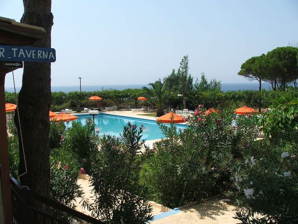 Ein Foto von der Terrasse im Irinna Hotel