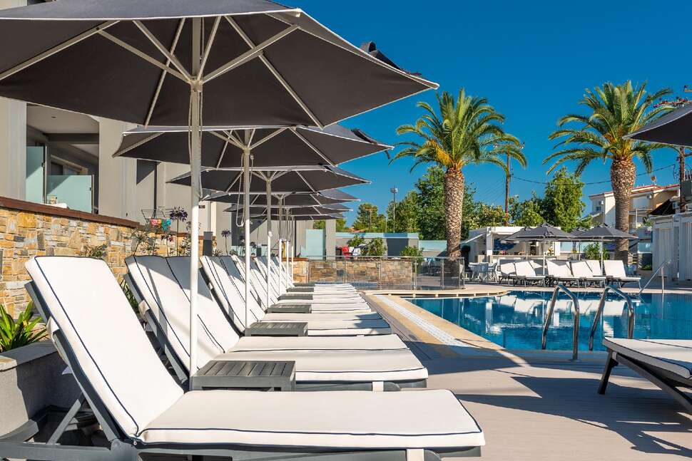 Een foto van het zwembad bij Dionysos Hotel & Studios