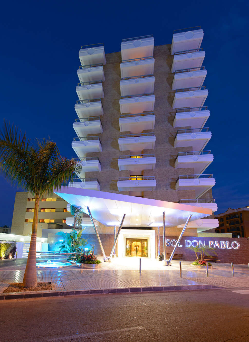 Een foto van de buitenkant van Sol Torremolinos Don Pablo