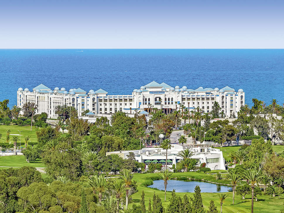 Ein Foto von der Außenansicht des Barcelo Concorde Green Park Palace