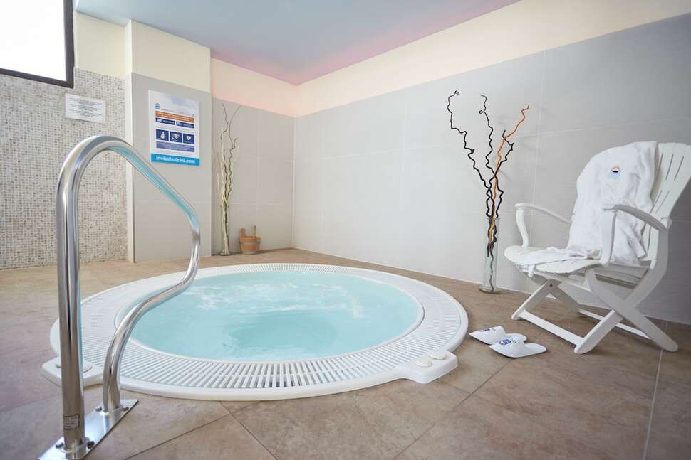 Een foto van de faciliteiten bij Invisa Hotel La Cala