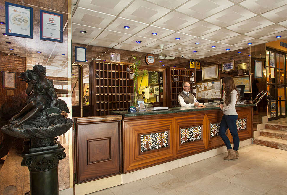 Een foto van het interieur van Aparthotel Jabega