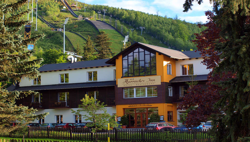 Een foto van een overzicht van Hotel Harrachov Inn