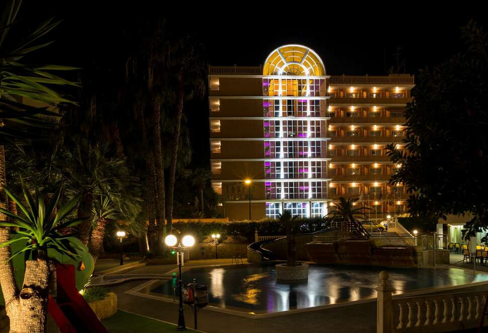 Ein Foto von der Außenansicht des Hotel Tropic Relax