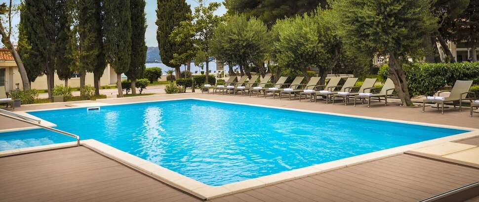 Een foto van het zwembad bij Remisens Hotel Epidaurus