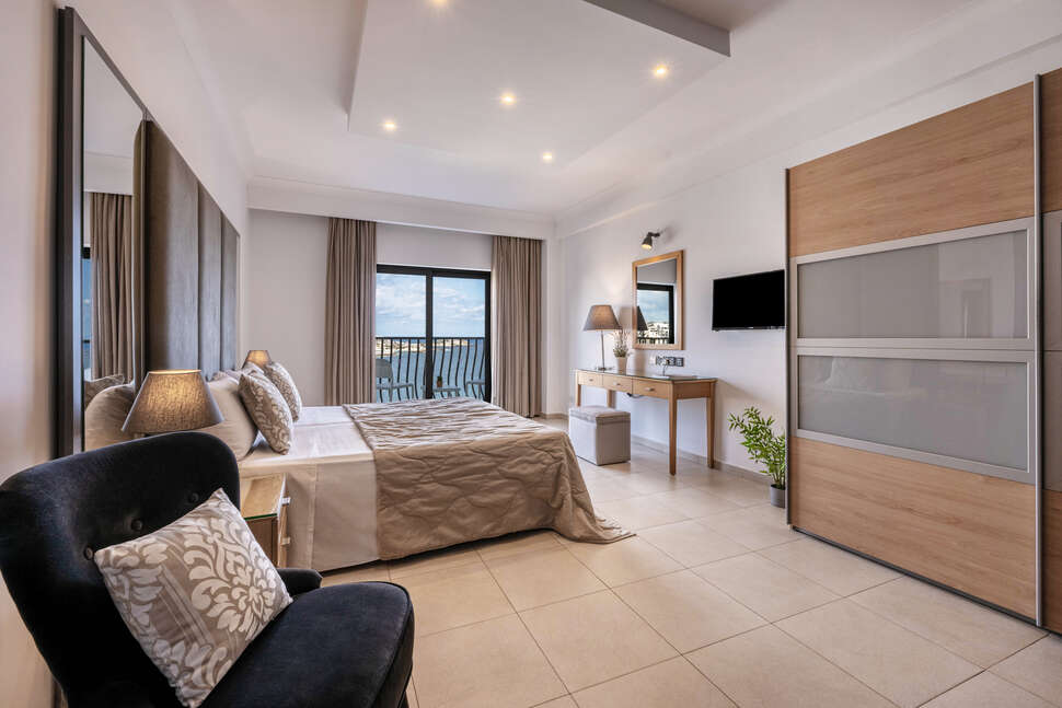 Ein Foto Plaza Hotel & Plaza Regency