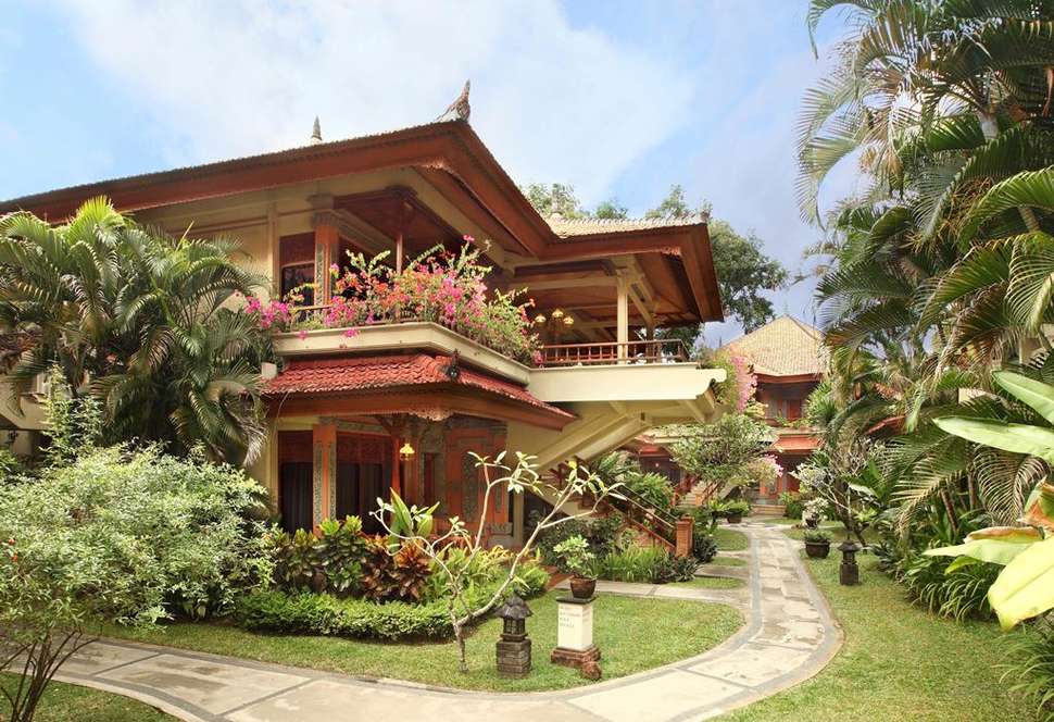 Een foto van de buitenkant van Bali Tropic Resort & Spa
