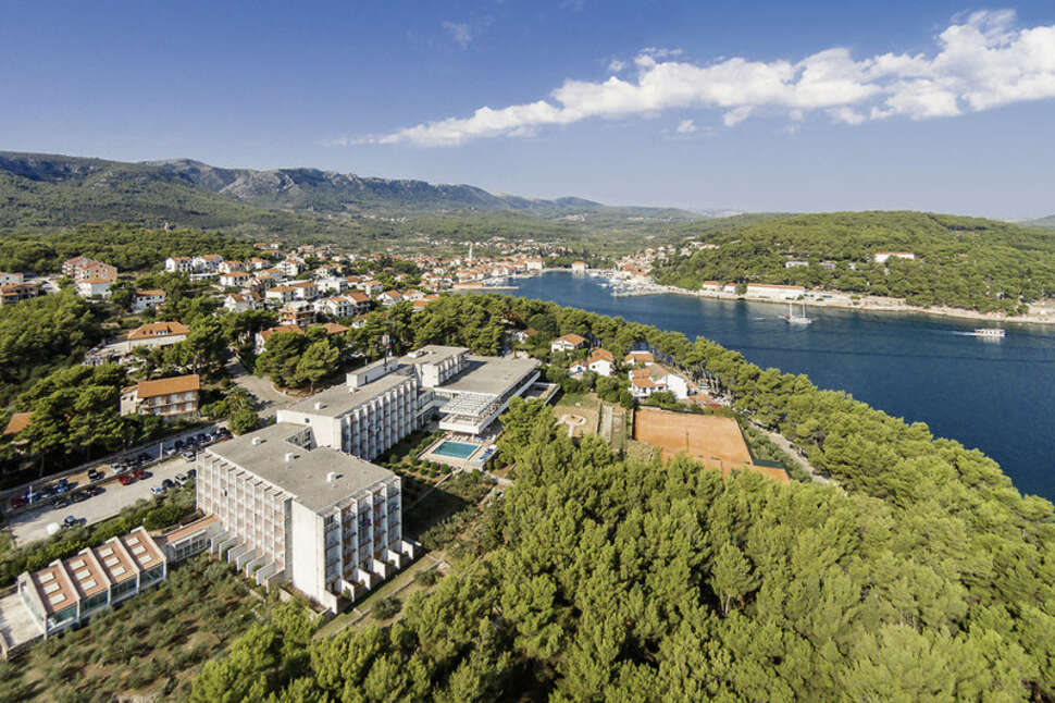 Een foto van het zwembad bij Hotel Hvar