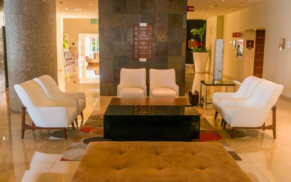 Een foto van het interieur van Sun Palace