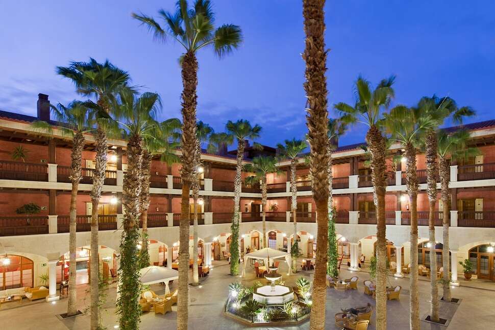 Een foto van de buitenkant van Elba Palace Golf Boutique Hotel