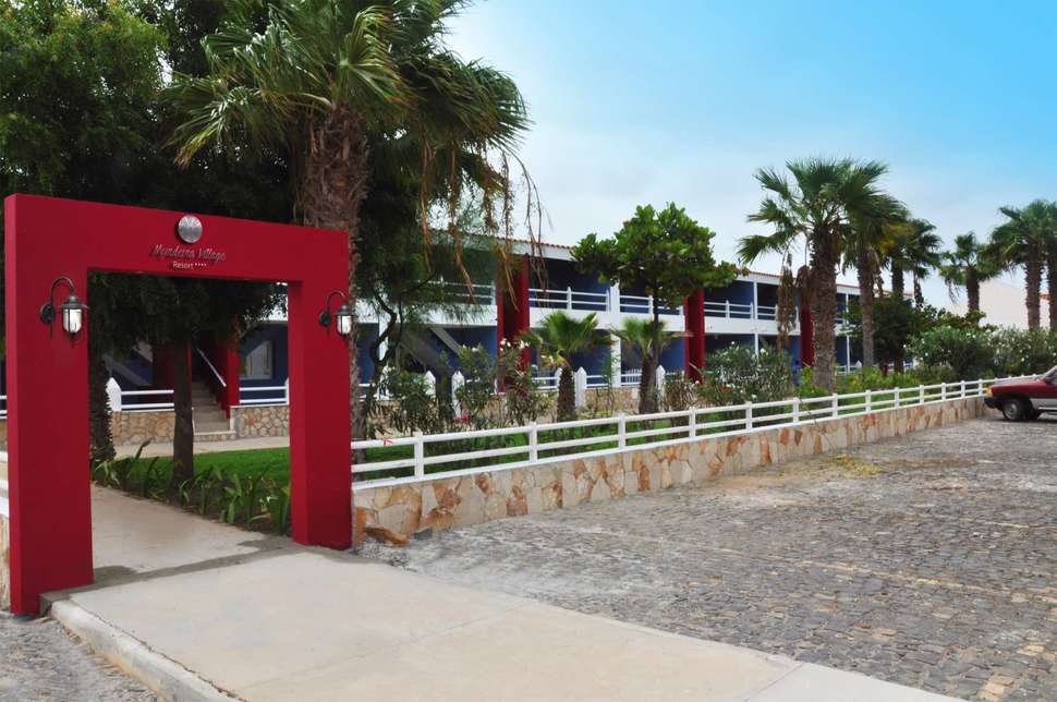 Een foto van de buitenkant van Murdeira Village Resort