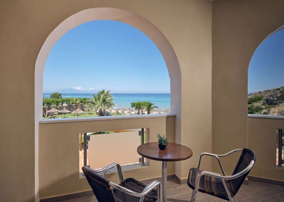 Een foto van Plaka Beach Resort