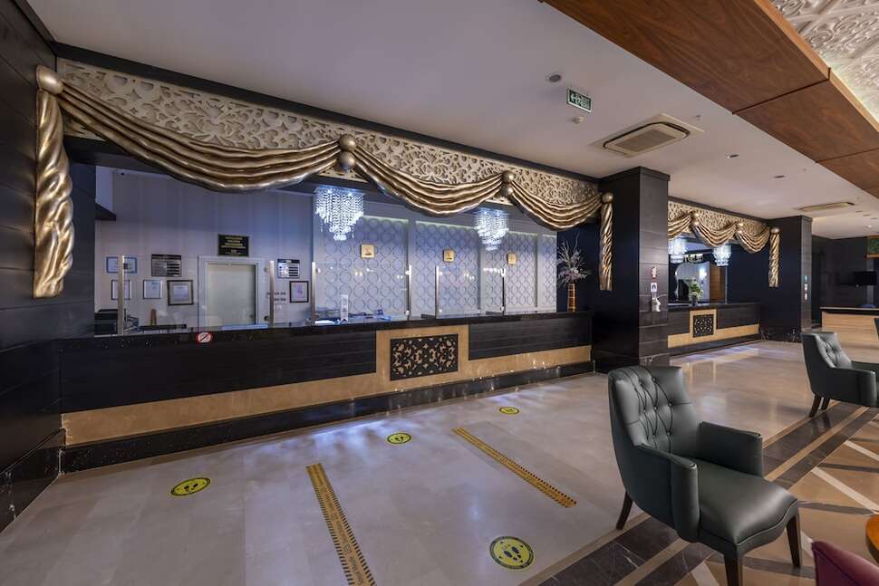 Een foto van het interieur van Lake & River Side Hotel & Spa