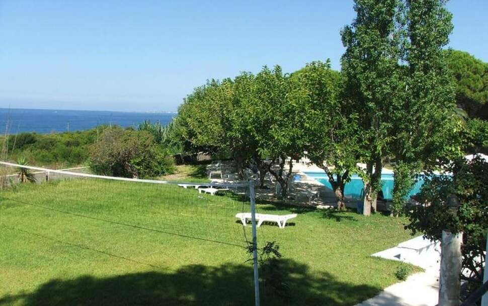Ein Foto von der Terrasse im Irinna Hotel