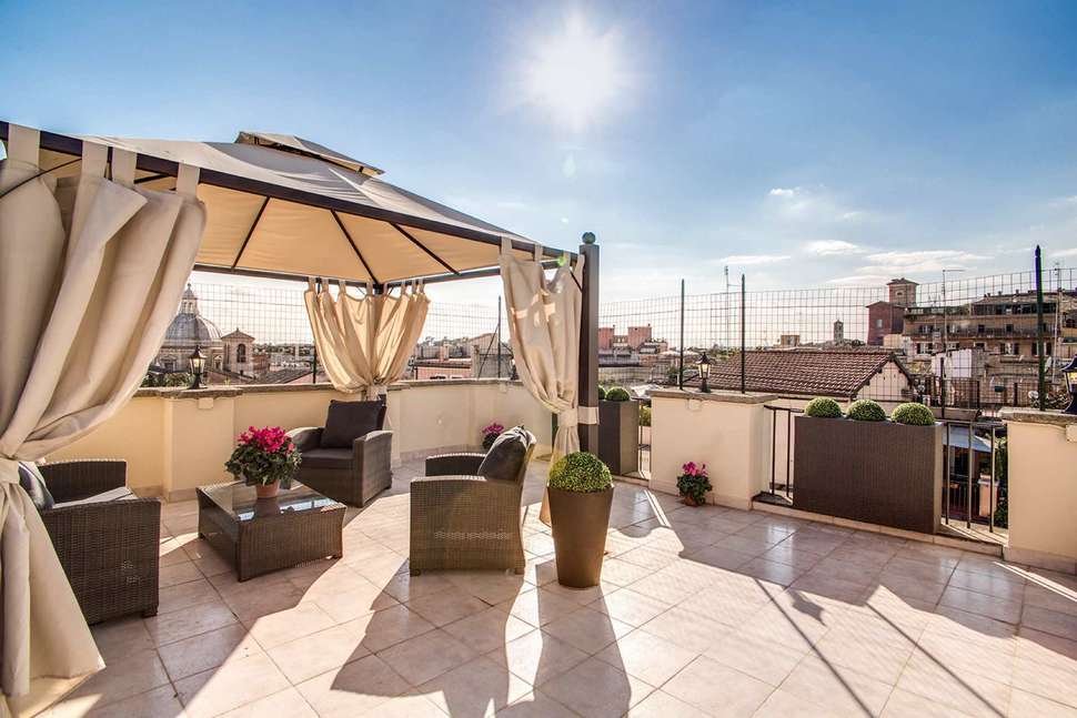 Een foto van het terras bij Hotel Anfiteatro Flavio