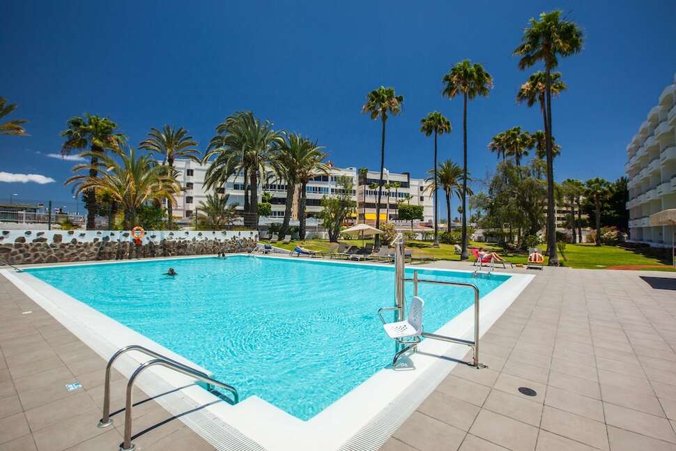 Een foto van het zwembad bij Abora Catarina by Lopesan Hotels