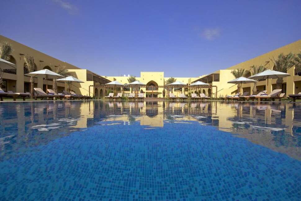Ein Foto vom Pool im Aldhafra Resort