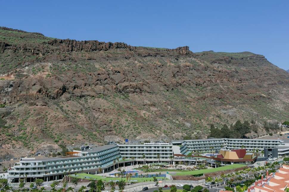 Een foto van de buitenkant van Radisson Blu Resort & Spa Mogan