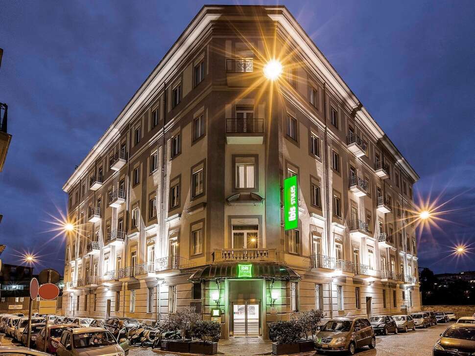 Ein Foto Ibis Styles Napoli Garibaldi