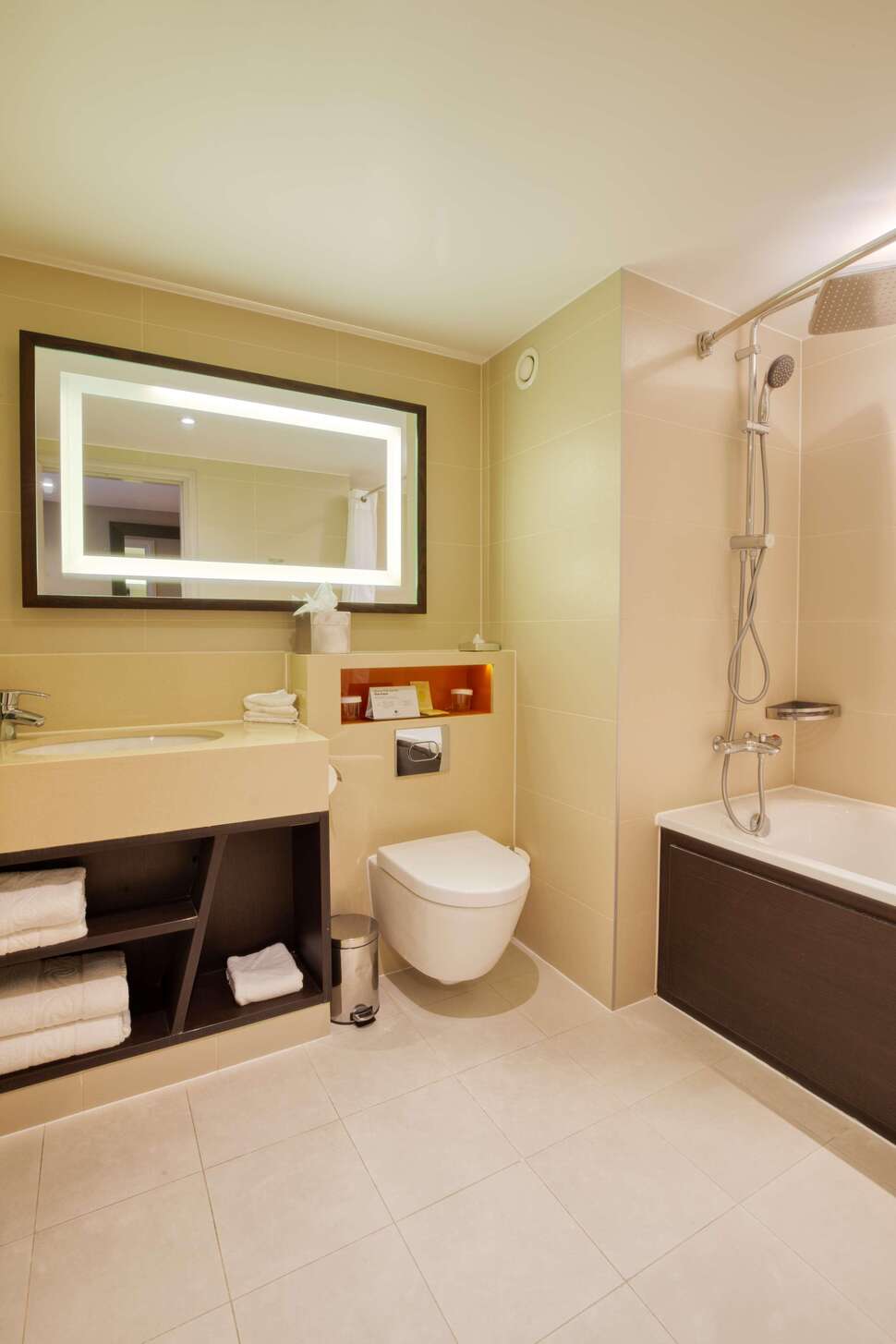 Een foto van DoubleTree by Hilton Hotel London Ealing