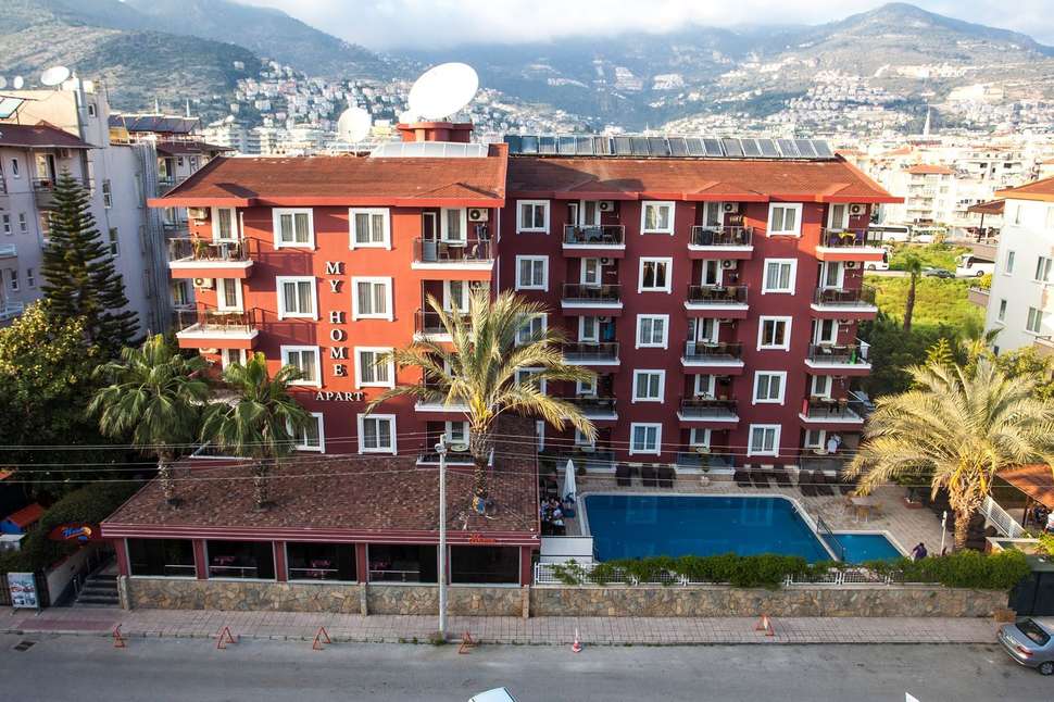 Een foto van de buitenkant van My Home Appartementen