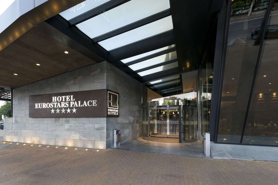 Een foto van de buitenkant van Eurostars Palace