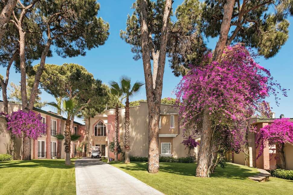 Een foto van de buitenkant van Pine Beach Belek
