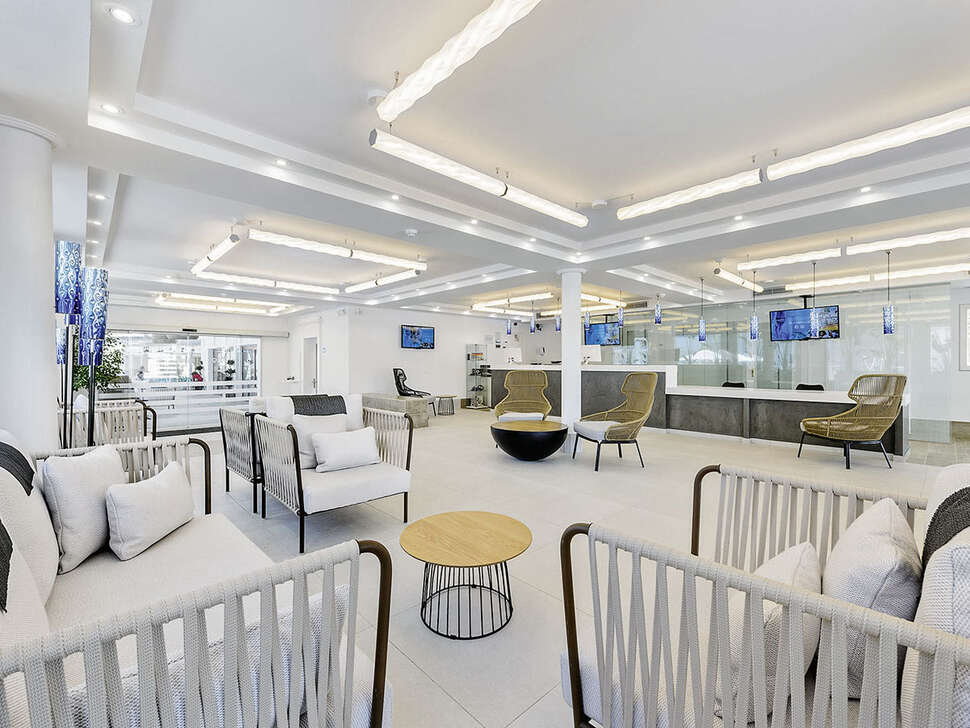Een foto van het interieur van Hotel Vibra Cala Tarida