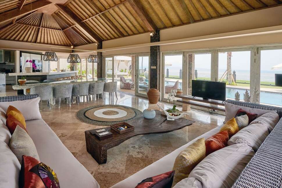 Een foto van The Royal Purnama